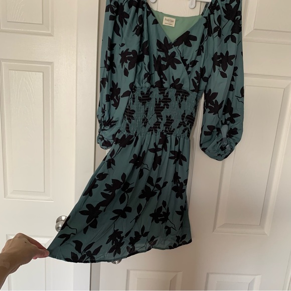 Peach Love California NWOT Dress Mini, Green w/Black Leaves Size S - Picture 3 of 5